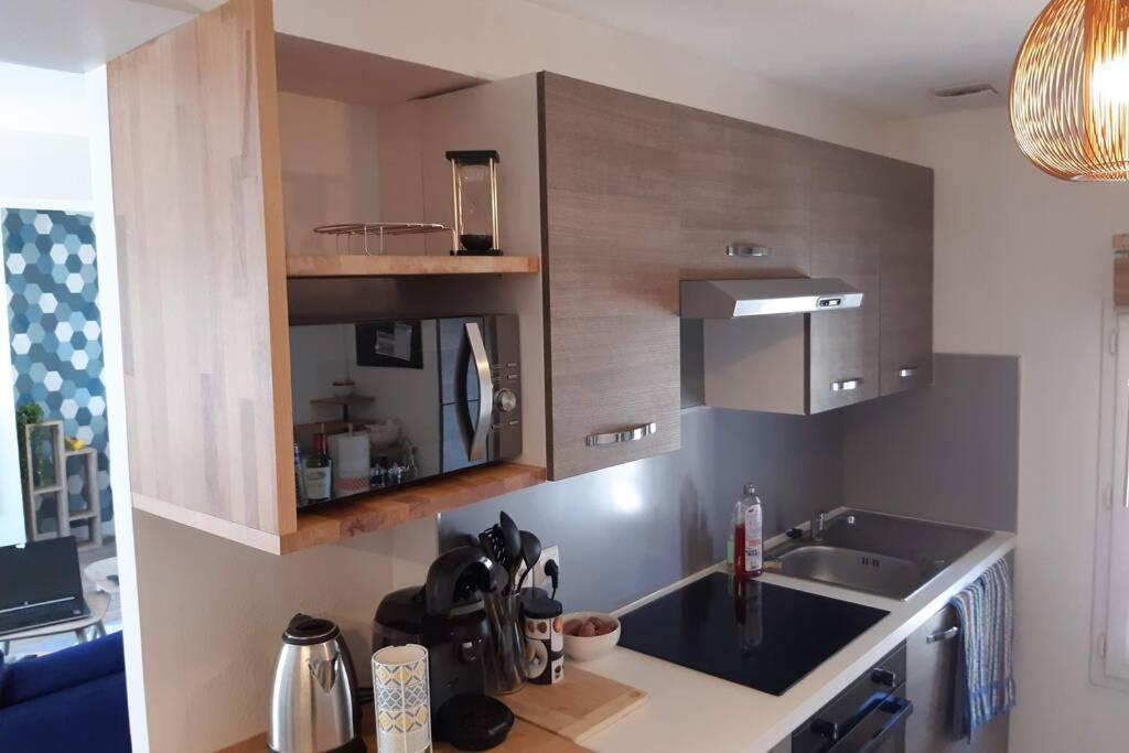 Superbe Appartement Zen Scandi au centre ville - Amazon Prime - Proche Coutras Chamadelle St Emilion - Linge et parking inclus La Roche-Chalais Extérieur photo